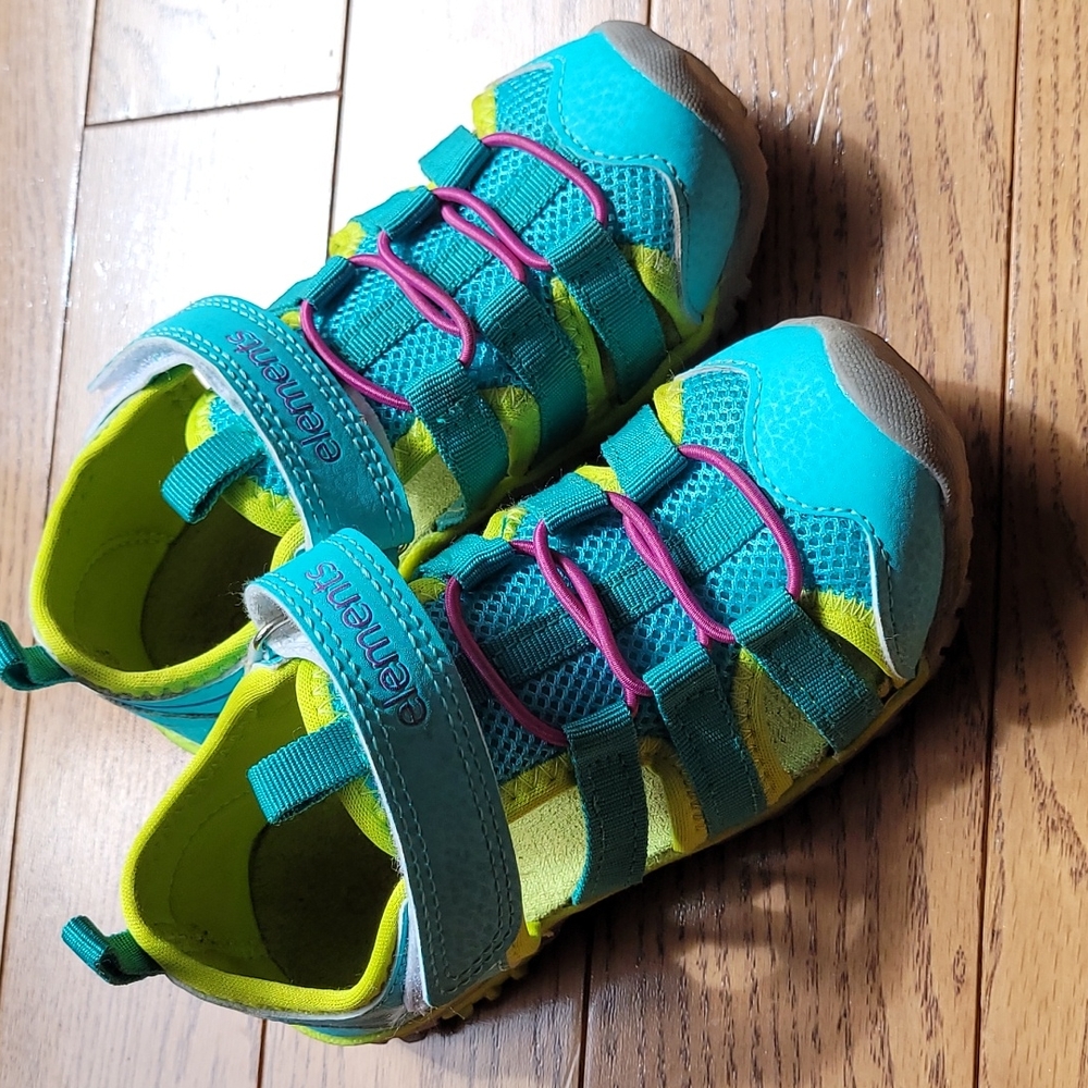 Girl's size 11 Elements Sandals